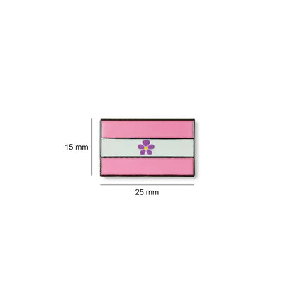 Rectangular Sapphic lapel pin with a flower emblem centred on pink and white stripes, shown with dimensions of 25 mm wide by 15 mm high.